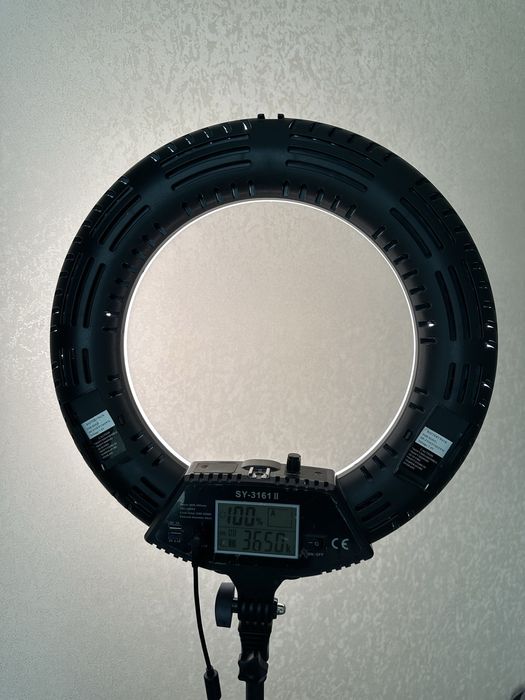 Продам кольцевую лампу