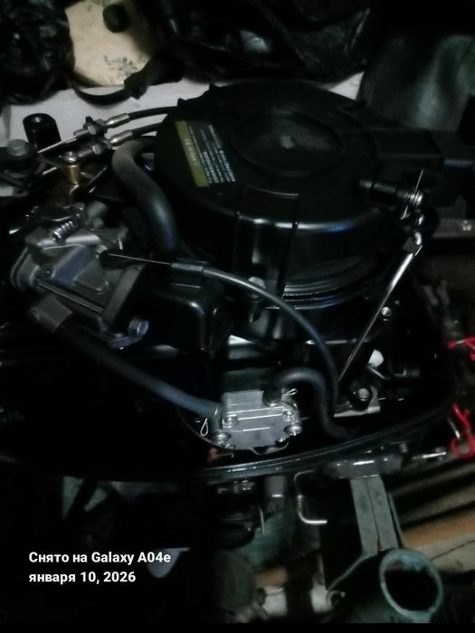 Лодочный мотор и лодку