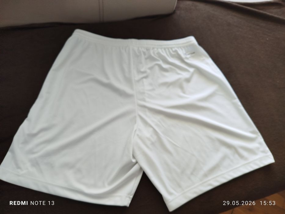 Къси спортни гащи Адидас  XL