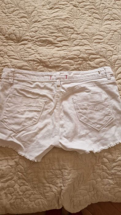 Подаряват се къси панталонки