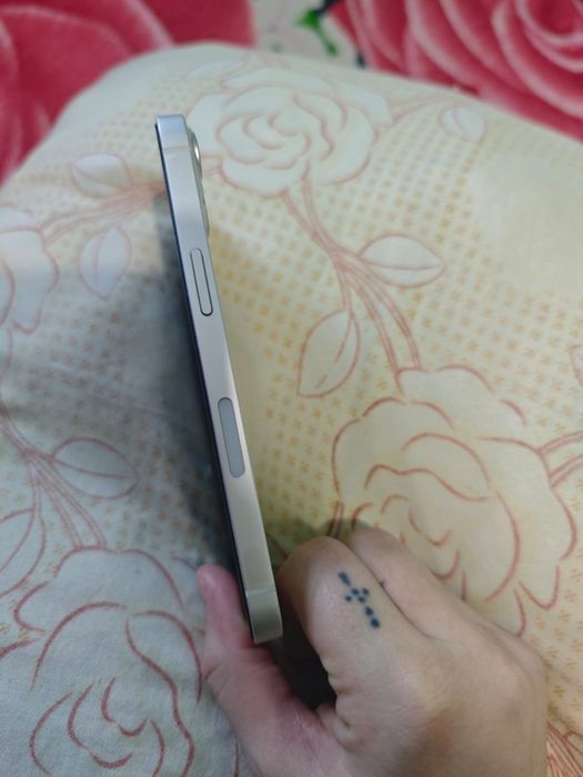 Продам Aplle iphone 13