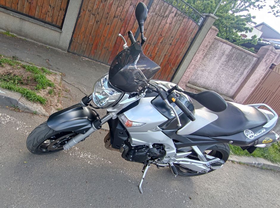 Motocicleta Suzuki GSR 600 - CarVertical