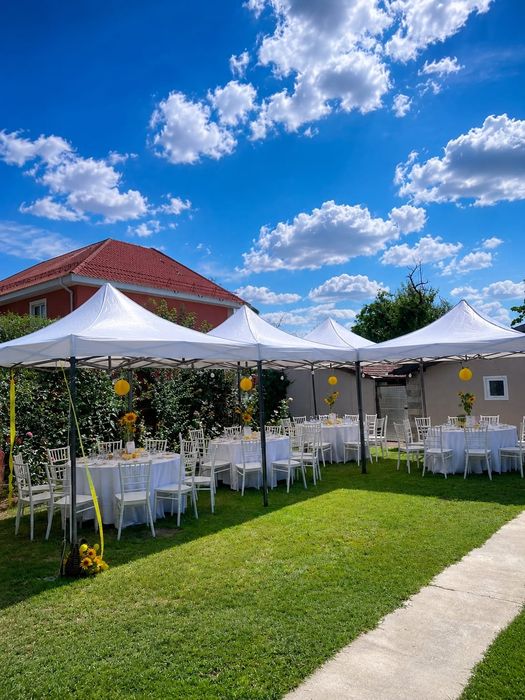 Inchiriez decor evenimente, panou floral, masa + oglinda mireasa , bancuta, photo corner.
