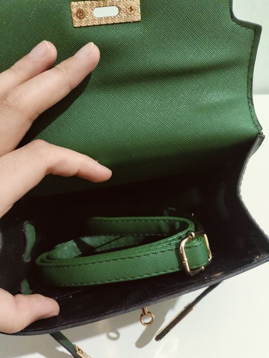 Сумки трёх разных цветов