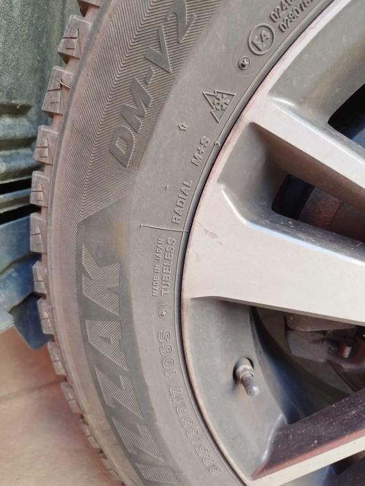Зимни Гуми Bridgestone blizzak dm-v2 225/65/R17