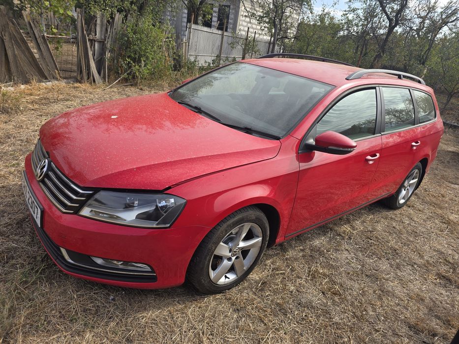 Dezmembrez Volkswagen Passat B7 2012  rosu ly3d