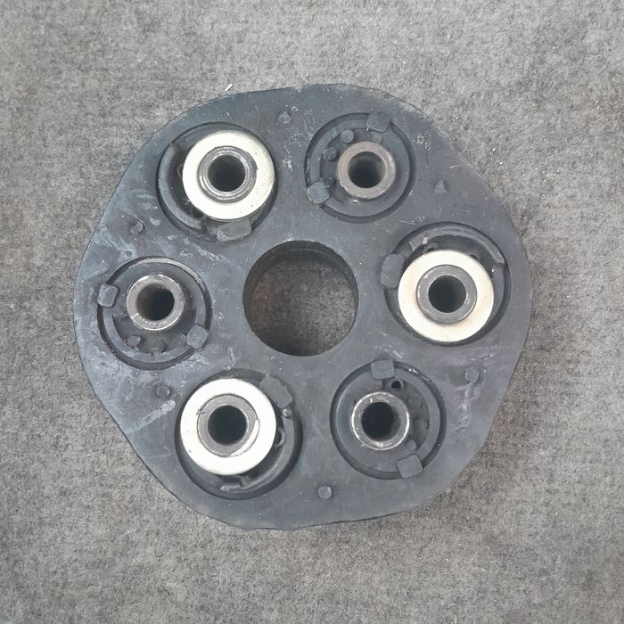 Продам эластичку  на мерседес 124