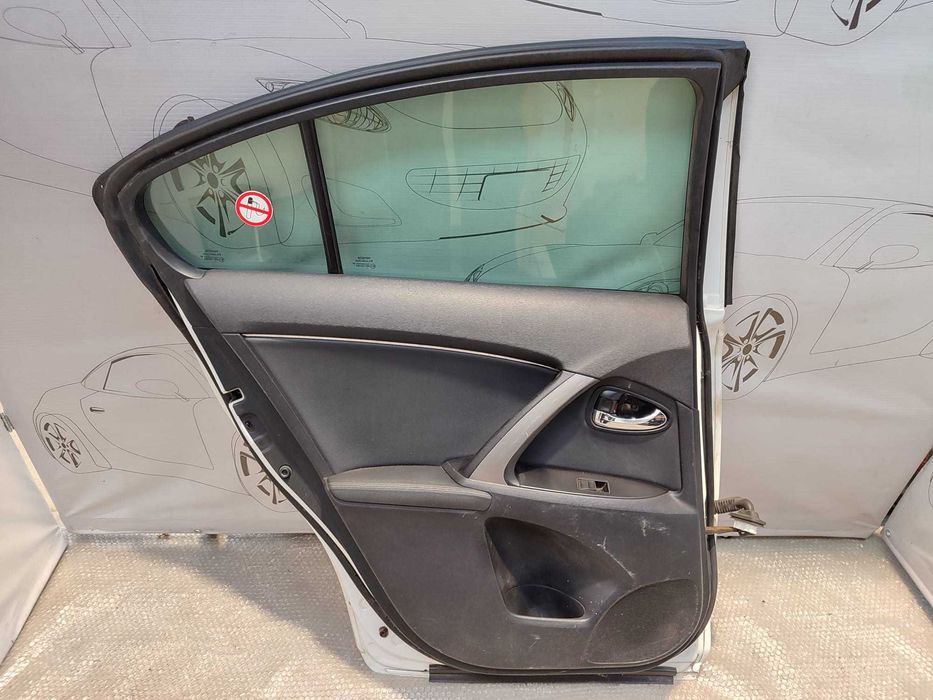 Ușă Spate Stânga Toyota Avensis T270 Sedan Alb Cod Culoare 070 2015 / [2015-2018] / 6700405041 (3C)