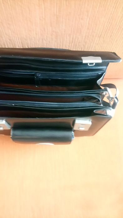 Чанта - "Loris Azzaro" France!