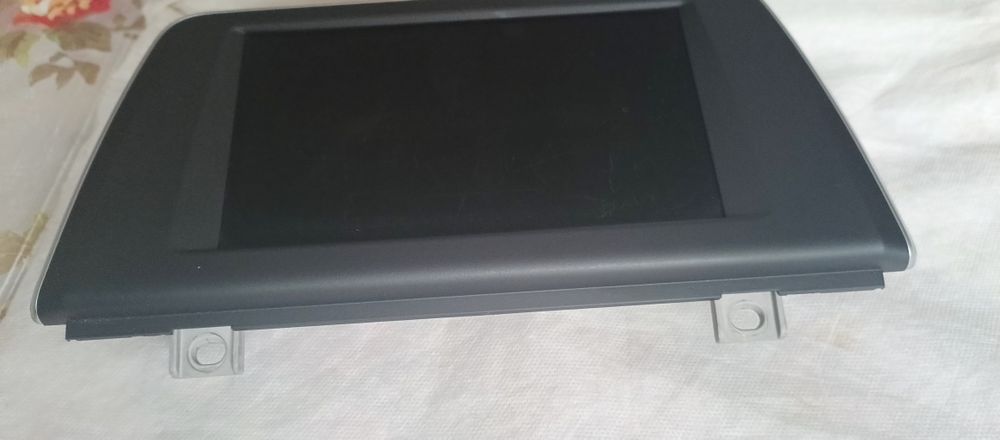 Vînd display  original BMW X1 F48 de 6,5" ,