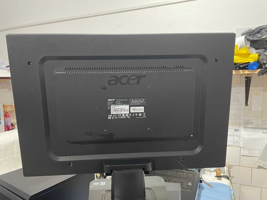 Vand laptop ASUS si monitoare