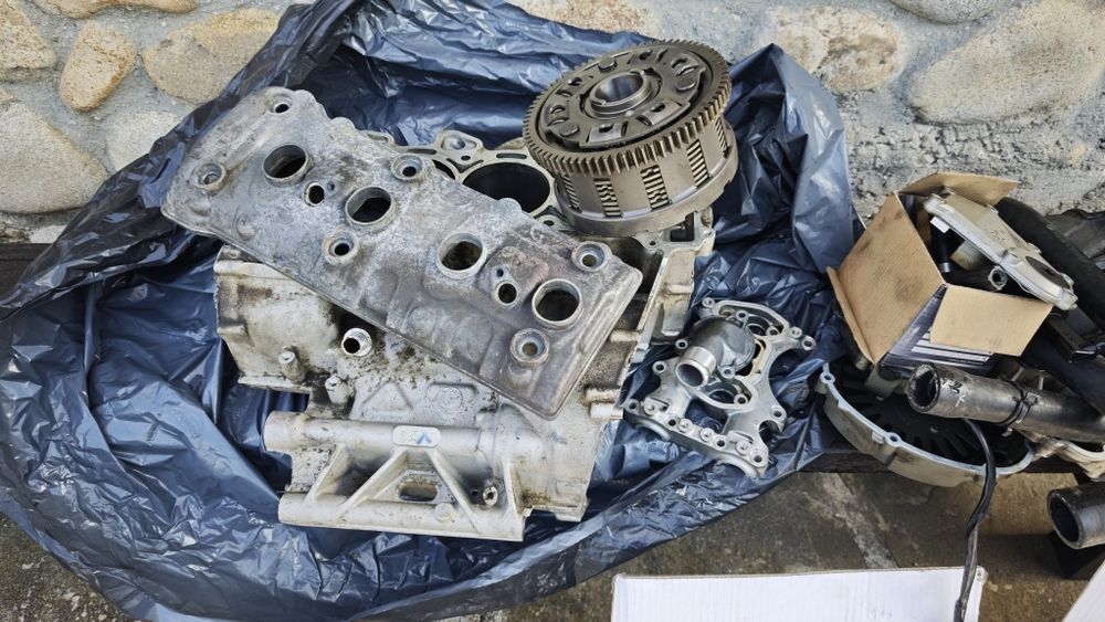 BMW S1000R S1000XR двигател на части плюс нова капачка ангренаж