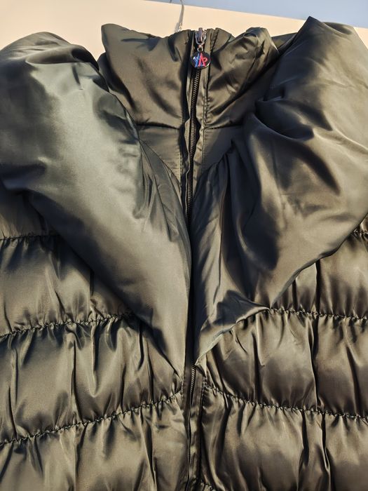 Geaca Moncler impecabila