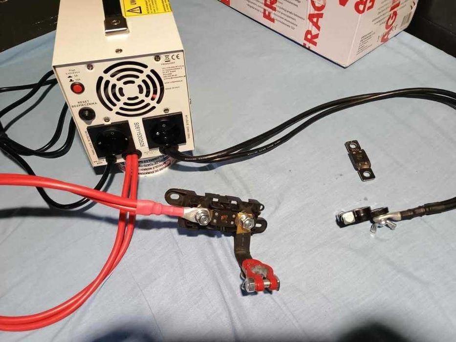 Sursa/ redresor/ Invertor/ UPS VOLT Sinus pro 12 v - 1000 VA - 700W