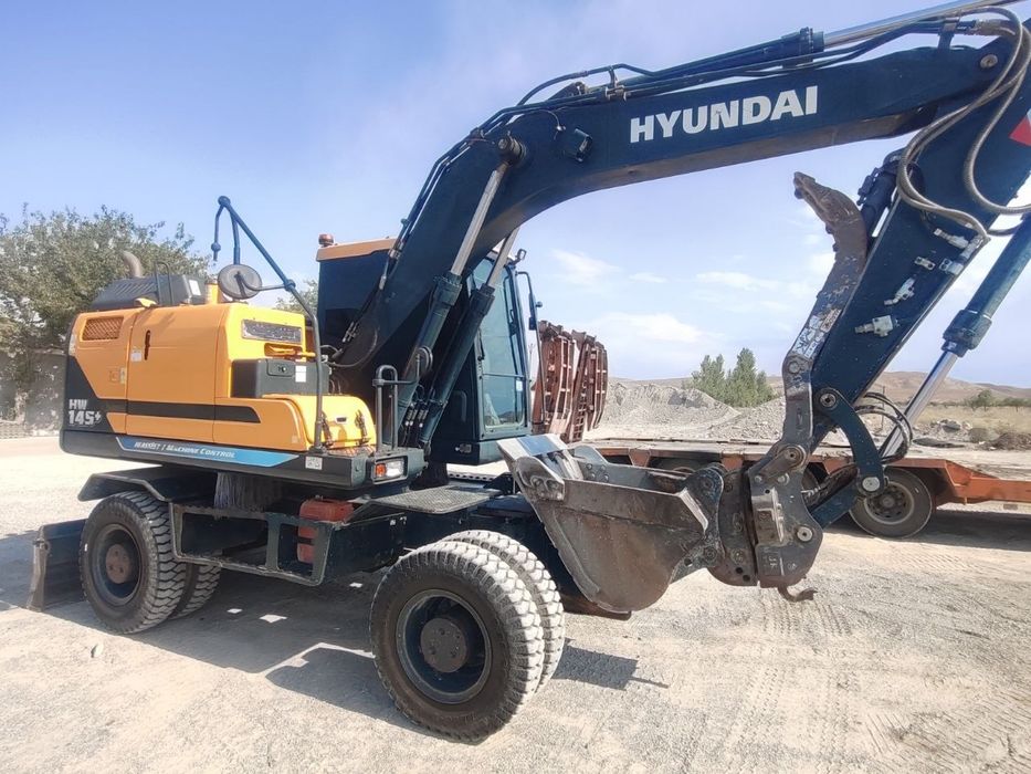 HYUNDAI 145+  2022
