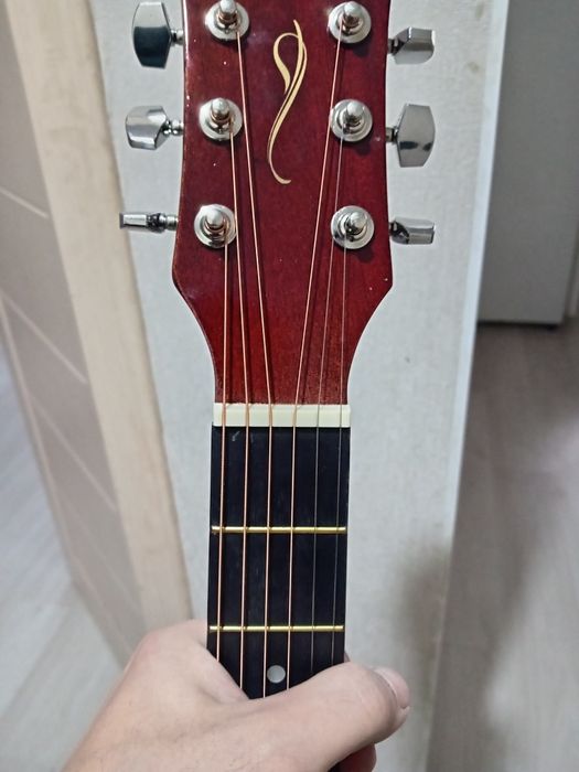 Акустическая Гитара