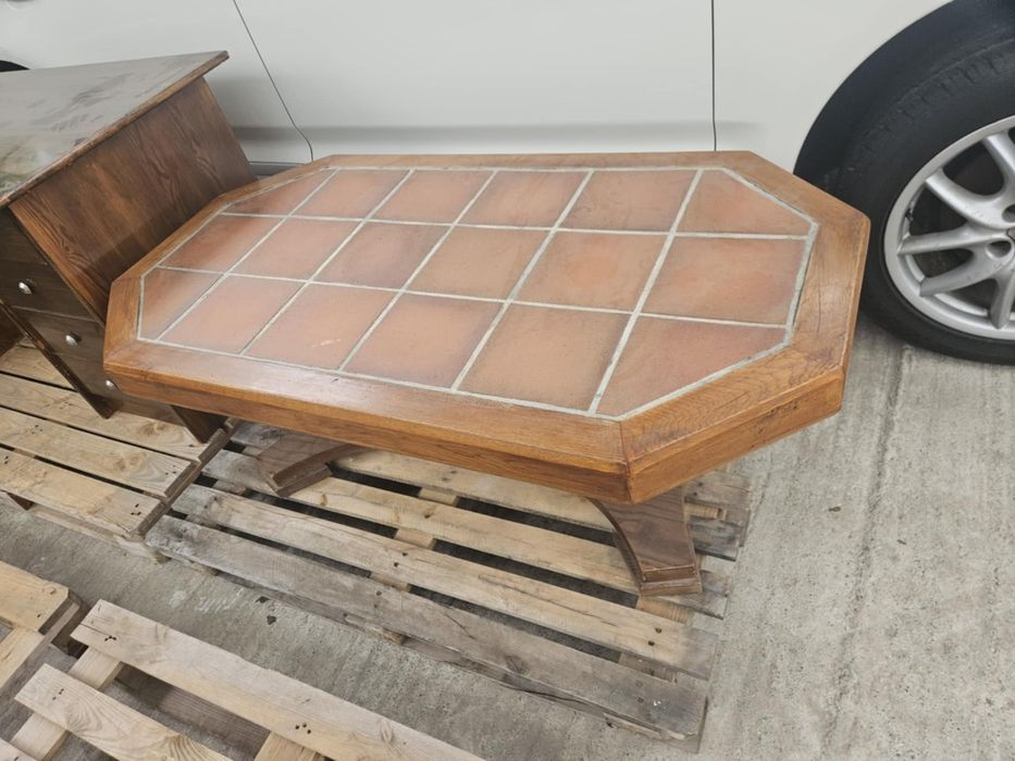 Антични масивни маси,бюро и лампи от Холандия