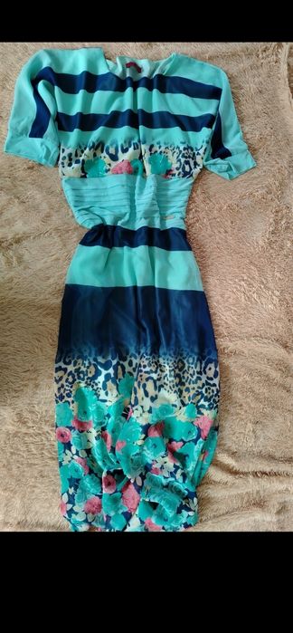 Продам женские платья