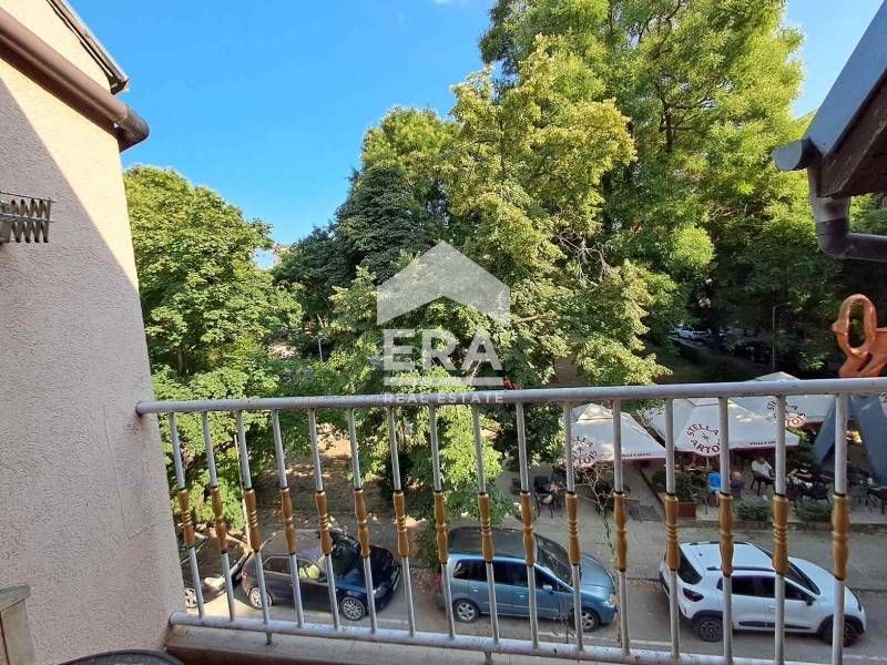 Двустаен, обзаведен, южен апартамент за продажба, с големи стаи, в тух