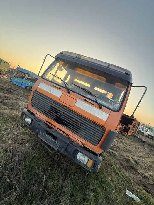 Камион мерцедес 2222 на части