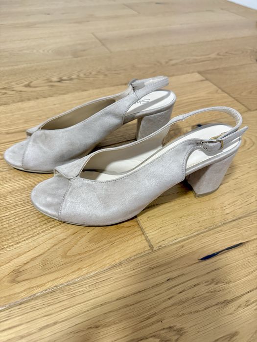 Sandale bej, piele intoarsa, 39