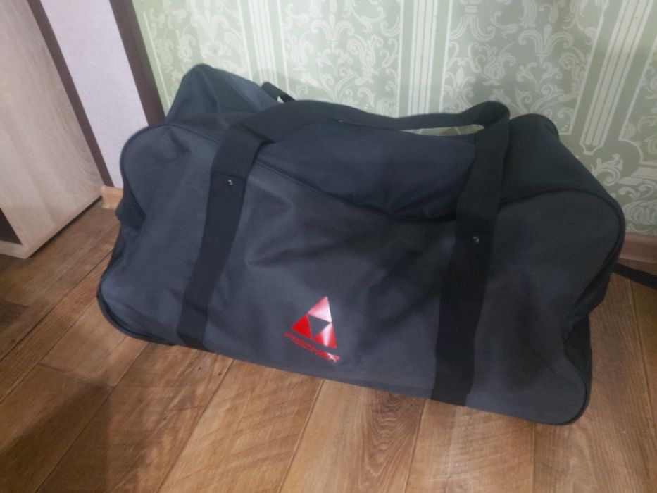 Продам баул хоккейный новый