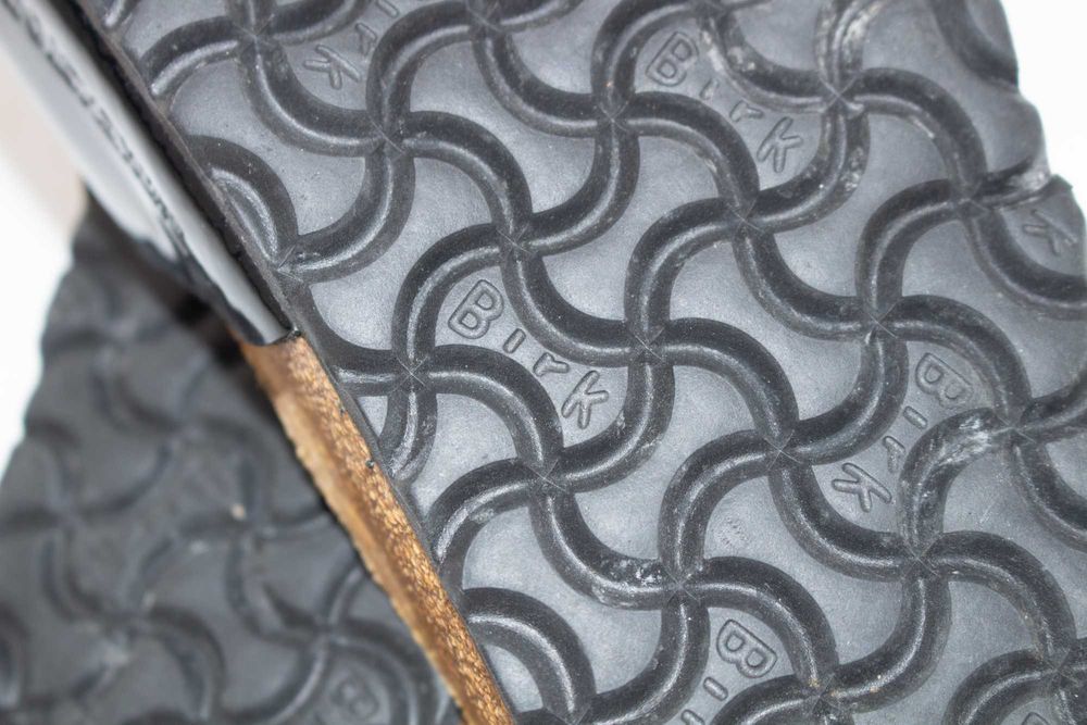 Birkenstock Madrid оригинални чехли черен лак с катарама унисекс 40