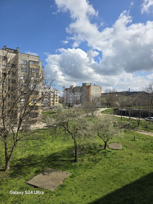 Samsung a54 128gb (калъф и зарядно) + galaxy buds 2