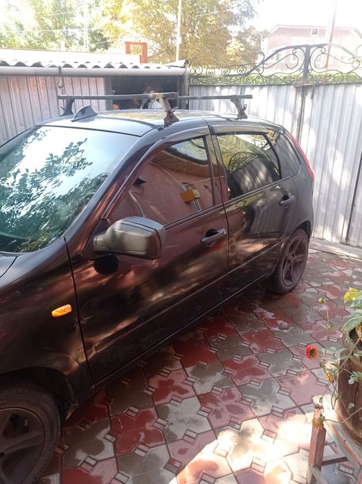 Продам машину Lada Kalina 2014