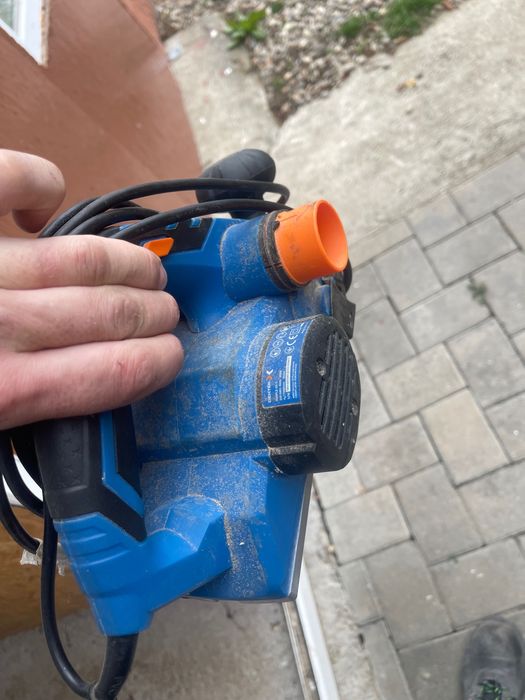 Rindea electrică dexter