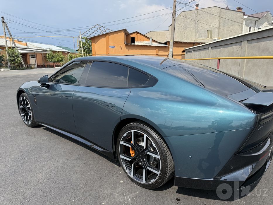 Xpeng P7 Автомобиль