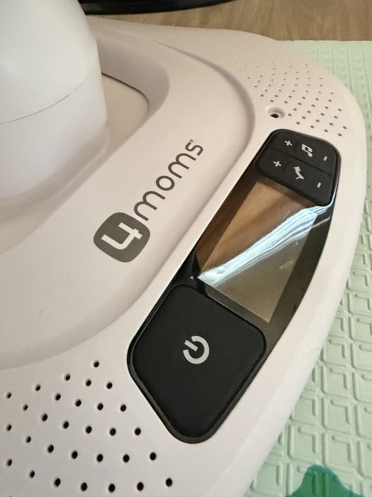 Mamaroo - 4 Moms