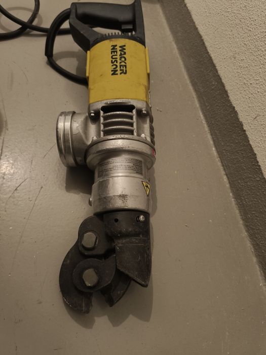 Vind Foarfecă hidraulică tăiat fier beton Wacker Neuson RCP 12/230