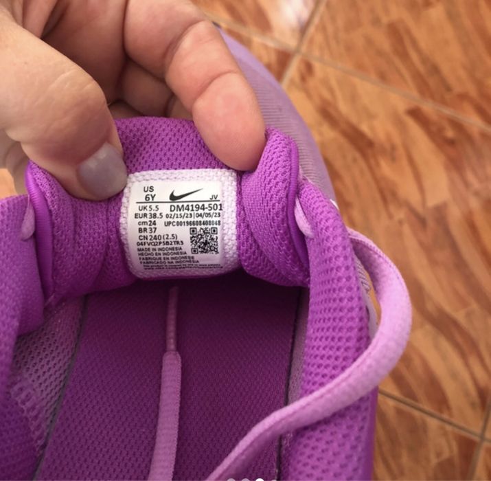 Adidasi marca nike, mar 38