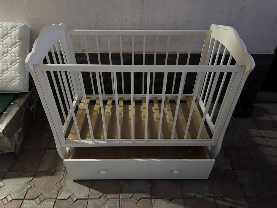 Продам детскую манежку