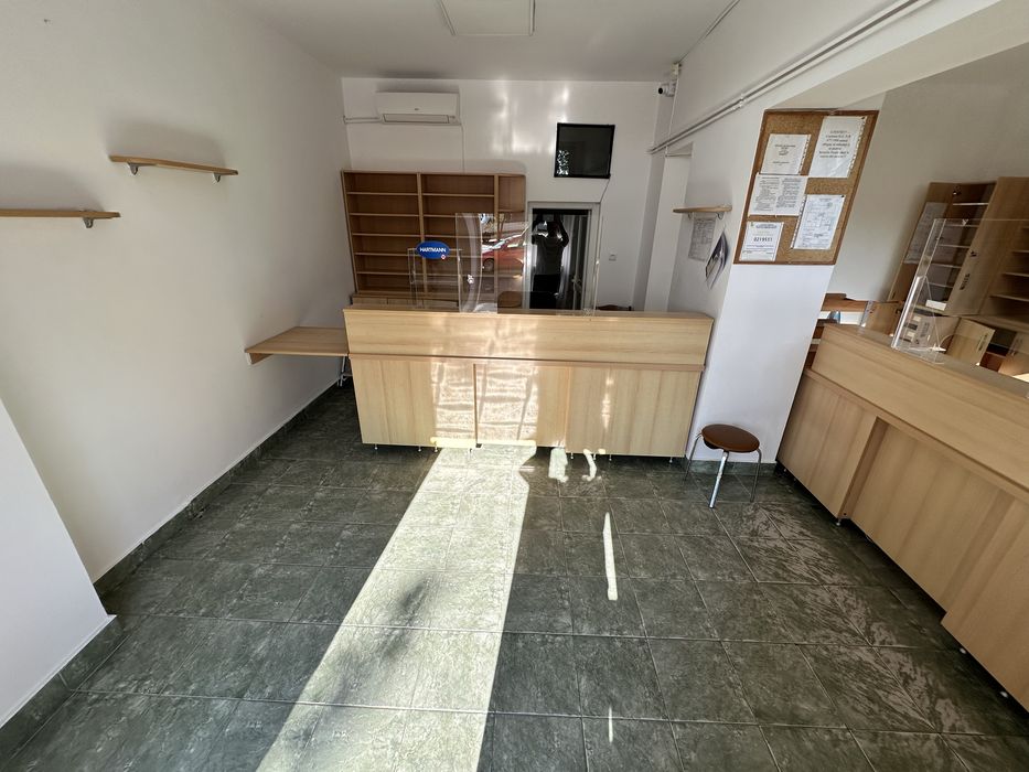 Ofer spre inchiriere spatiu comercial / Micro 16 / Str Lalelei