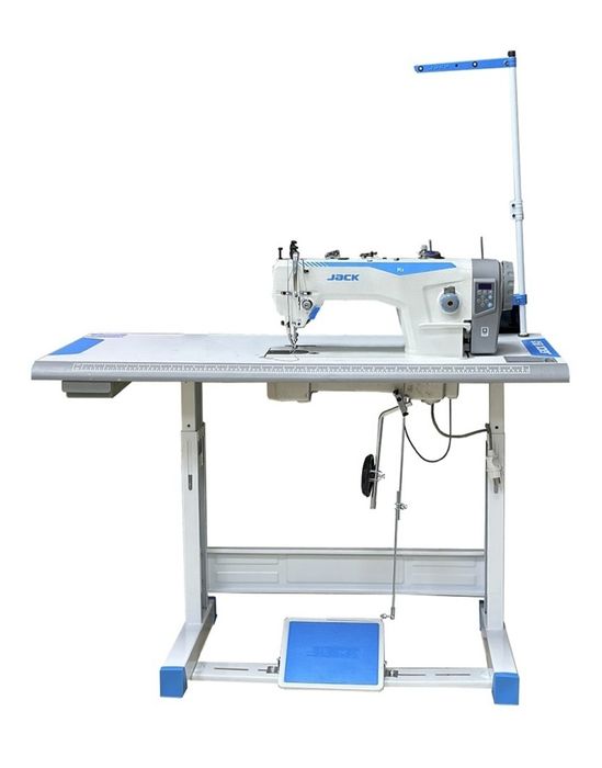 Продам швейную машину