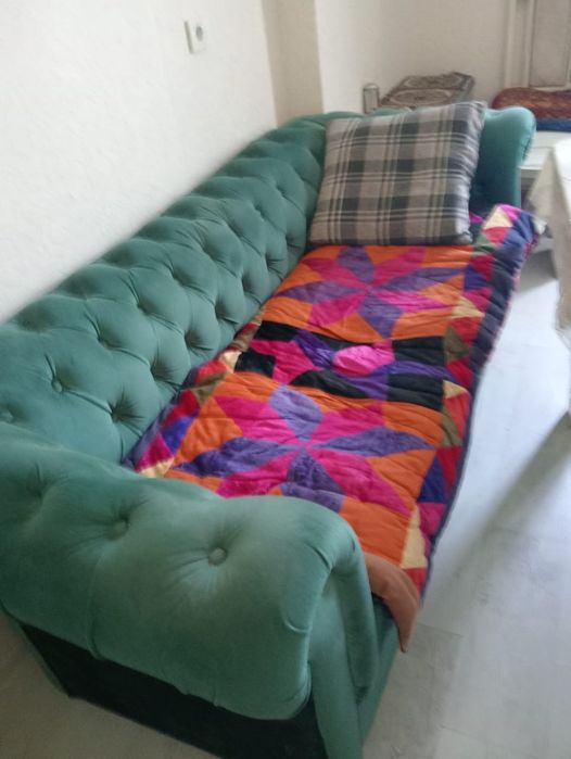 Продам диван двухместный