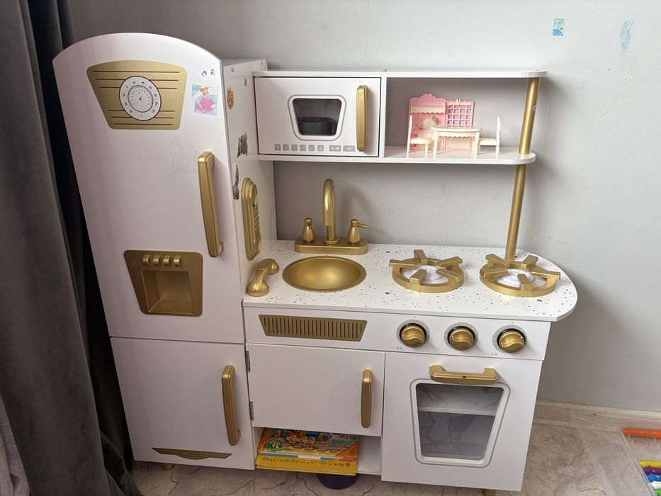 Детская кухня деревянная
