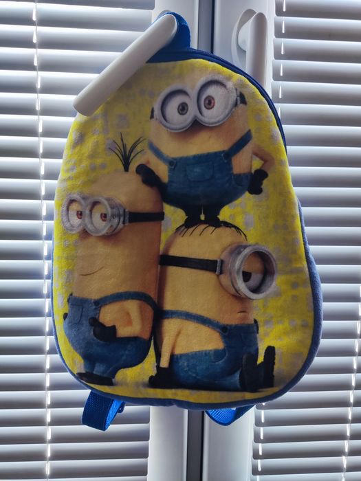 Чаша от "Колите" и раничка "Миньони"