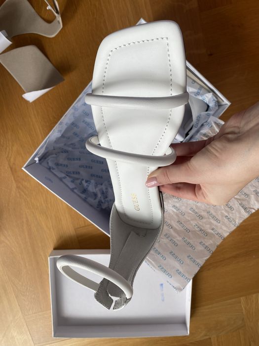 Сандали Guess, чисто нови