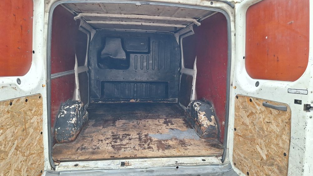 Vand ford transit 2005,motor 2.0, usi pe ambele laterale.