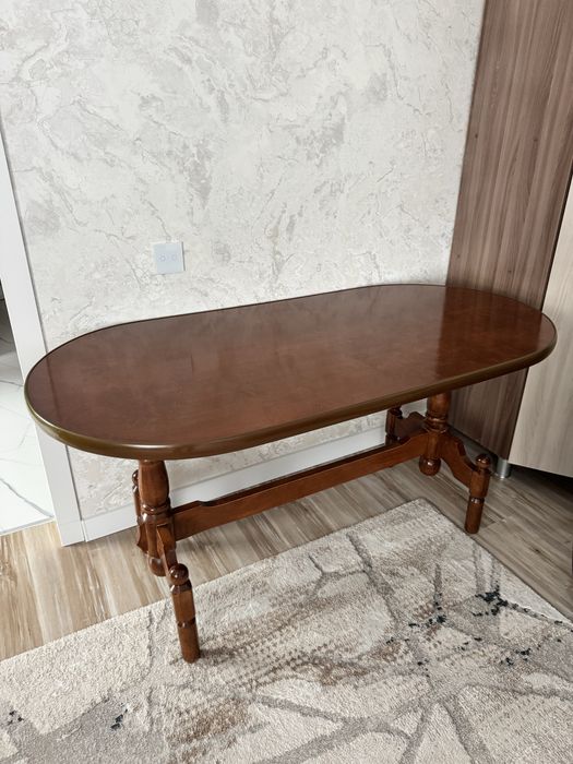 Продам стол обеденный