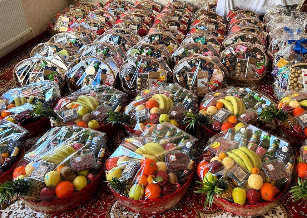 Подарки корпоративные новогодние корзины оптом