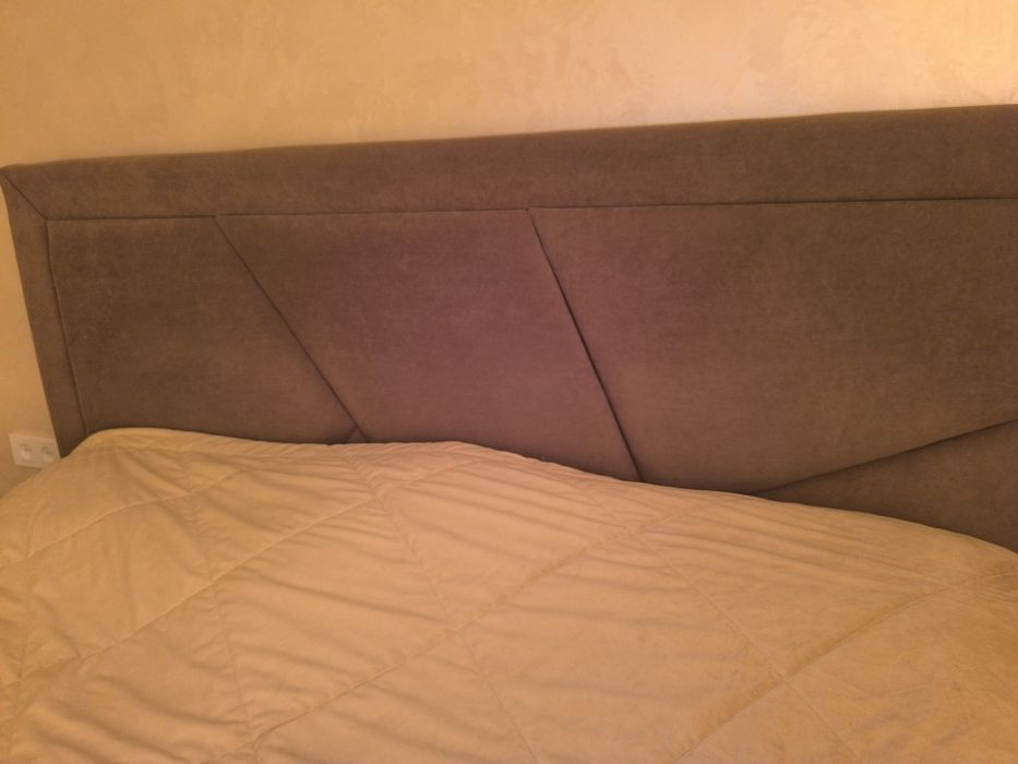 Продам двухспальную кровать