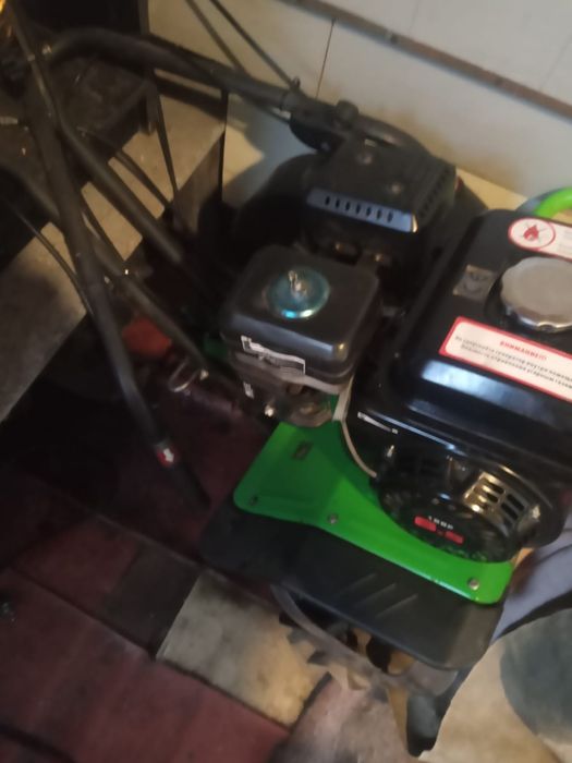 Продам мотоблок в работе практически не был.