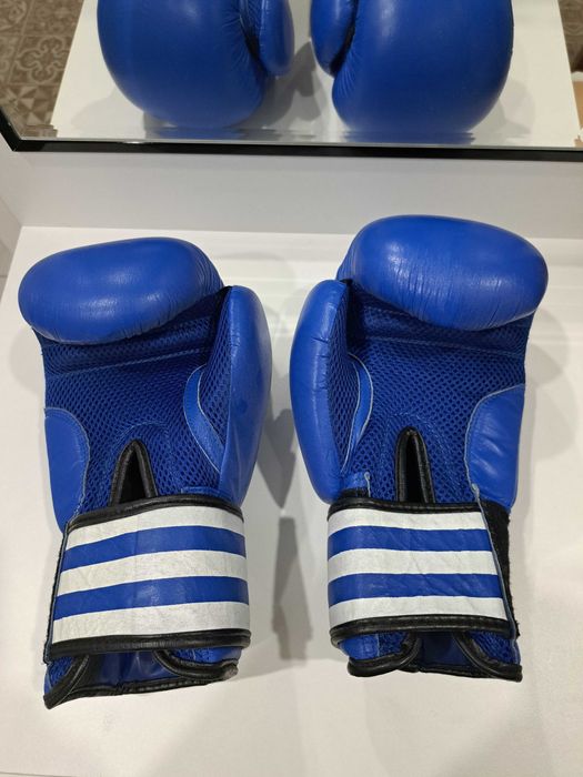 Боксёрские перчатки