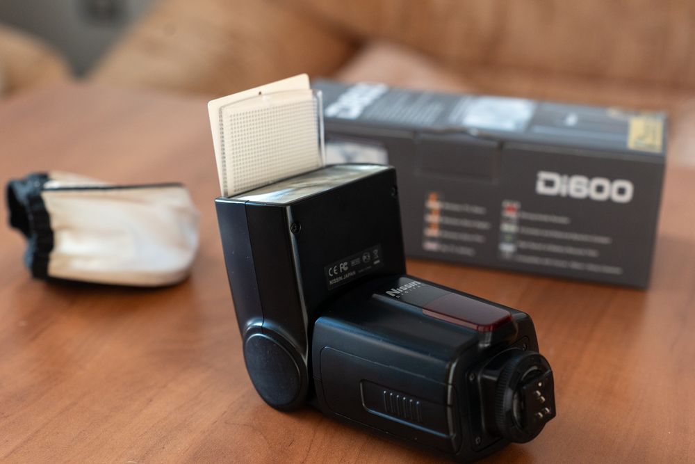 Nikon  D7100 + обектив 16-85 mm + светкавица