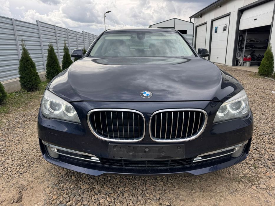 Dezmembrez BMW F01 740D Facelift 2013 313cp Euro 6