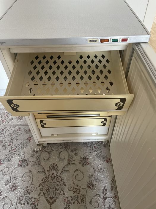 Морозильник / вертикальный морозильник